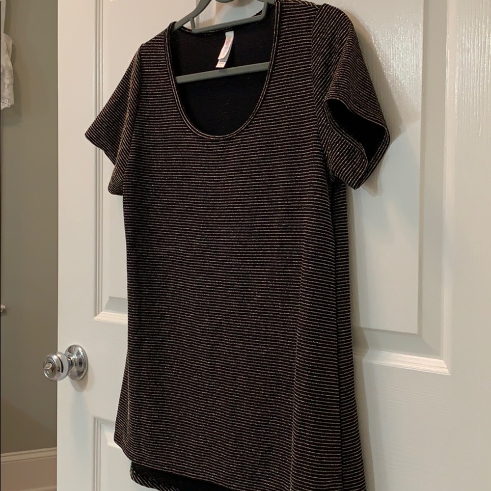 Elegant LuLaRoe Classic Tee